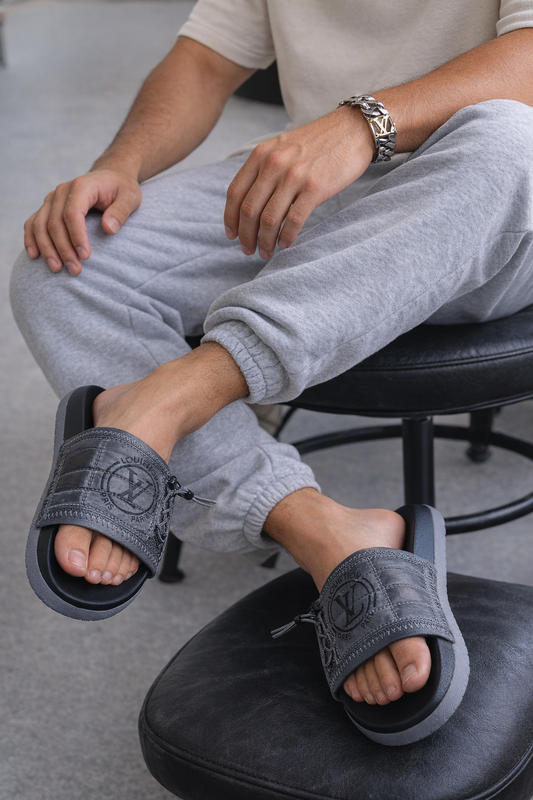 Elite Comfort Zip Slide Slipper ( Louis vuitton )